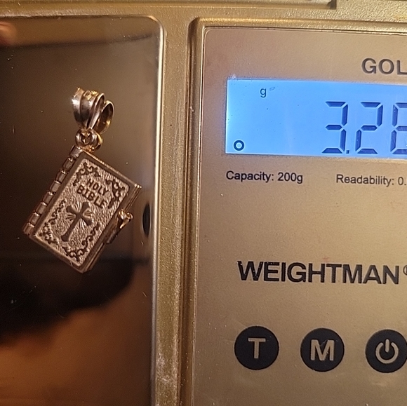 SOLD 14k Gold Bible Pendant w/ 5 Movable Pages inscribed w/ Lord's Prayer 3.28g - Picture 12 of 14